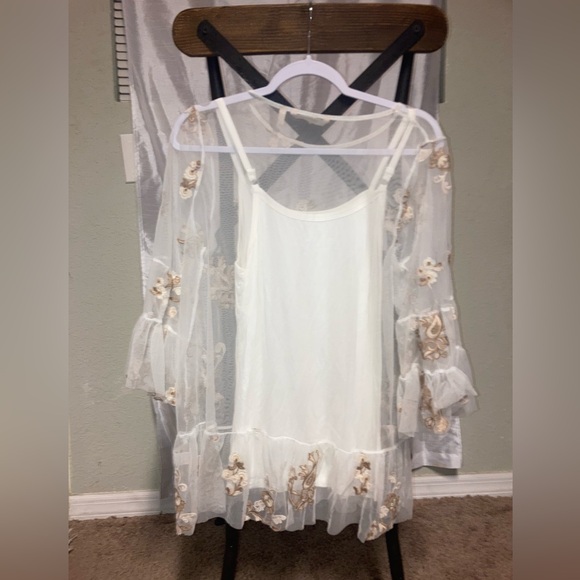 Soft Surroundings- Size L- Crème mesh blouse with embroidery- - Picture 4 of 5